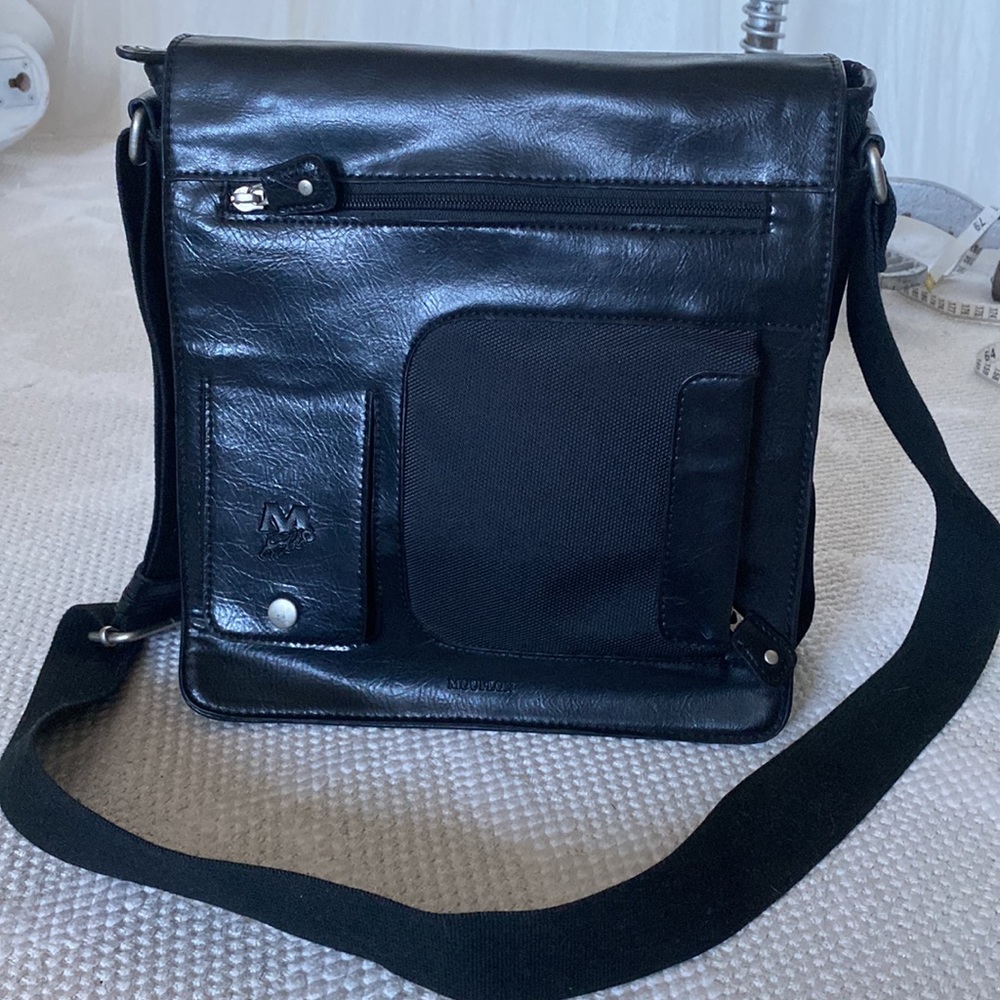 Mouflon black thick nylon/vegan leather crossbody bag